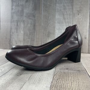 Clarks Collection Women's Neiley Pearl Slip-On Pumps Leather Burgundy Size 9.5